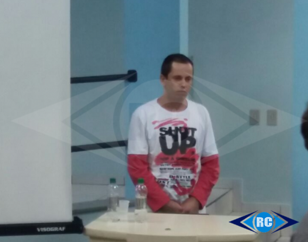 Acusado de matar idoso a facadas e golpes de tijolo é condenado a 16 anos de prisão
