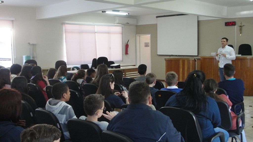 Alunos do Colégio Frei Rogério visitaram a Câmara de Vereadores de Herval d’ Oeste