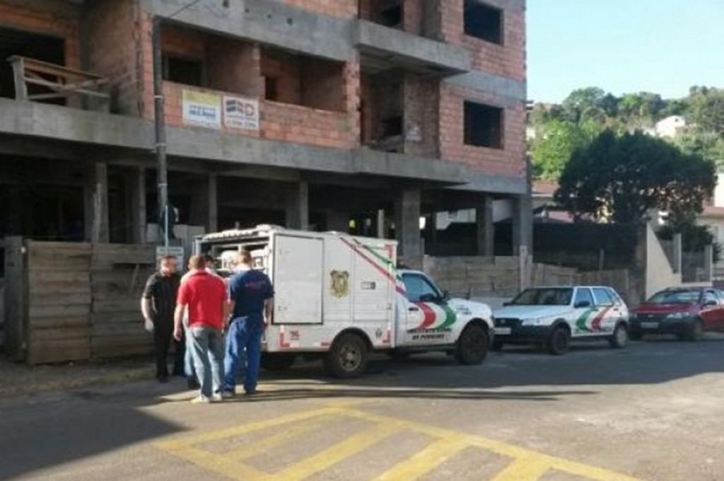 Homem morre ao cair de prédio em construção em Videira