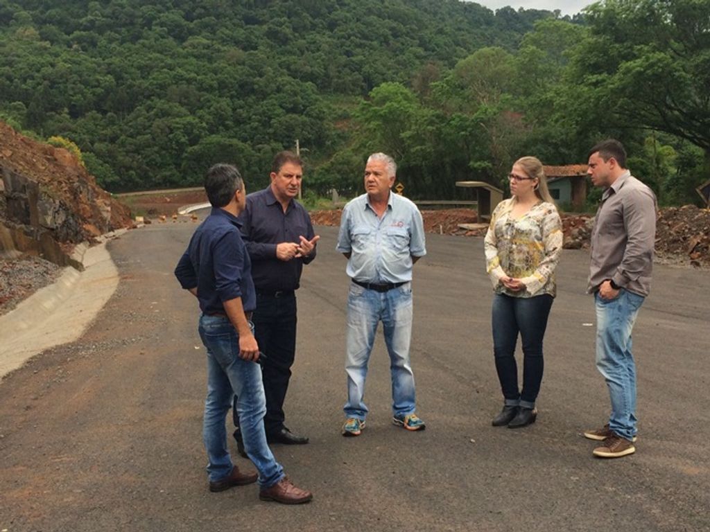 Obras da SC 453, de Luzerna a Tangará, e da SC 150, entre Joaçaba e Lacerdópolis, devem ser concluídas até dezembro