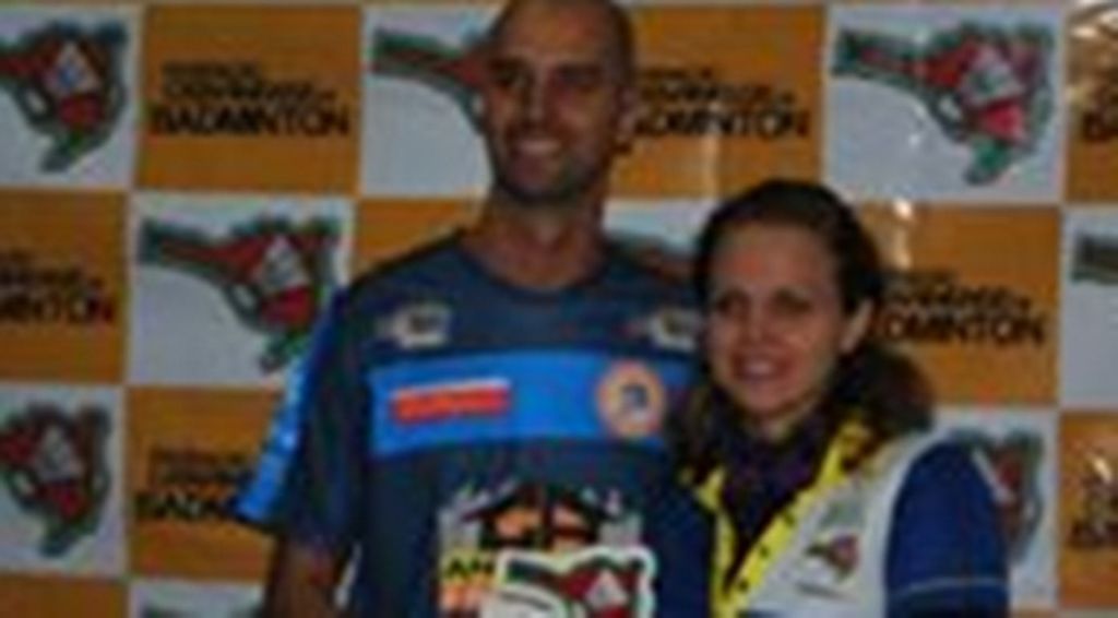 Técnico de Joaçaba recebe certificação de Tutor Internacional de Badminton