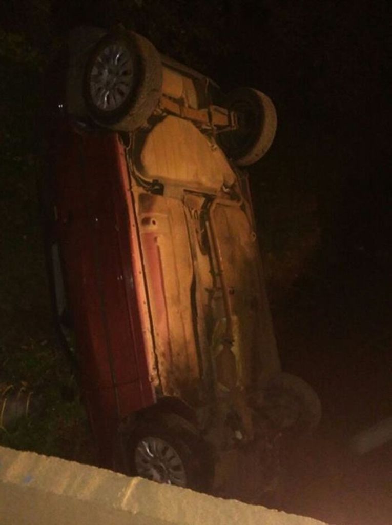 Veículo cai em córrego em Catanduvas
