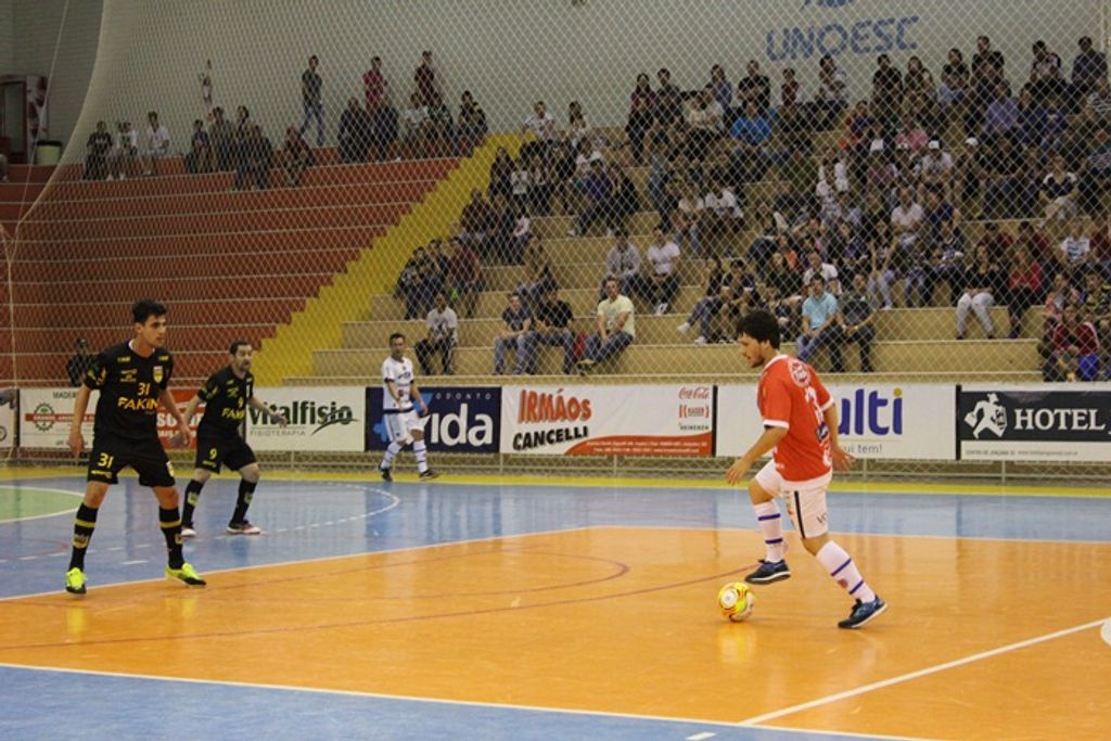 Jaraguá vence o Joaçaba Futsal