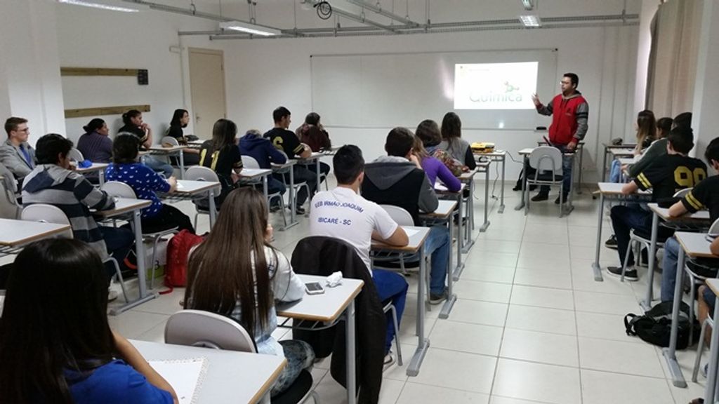 Estudantes de Ibicaré participam de aulão para o Enem no IFC Luzerna