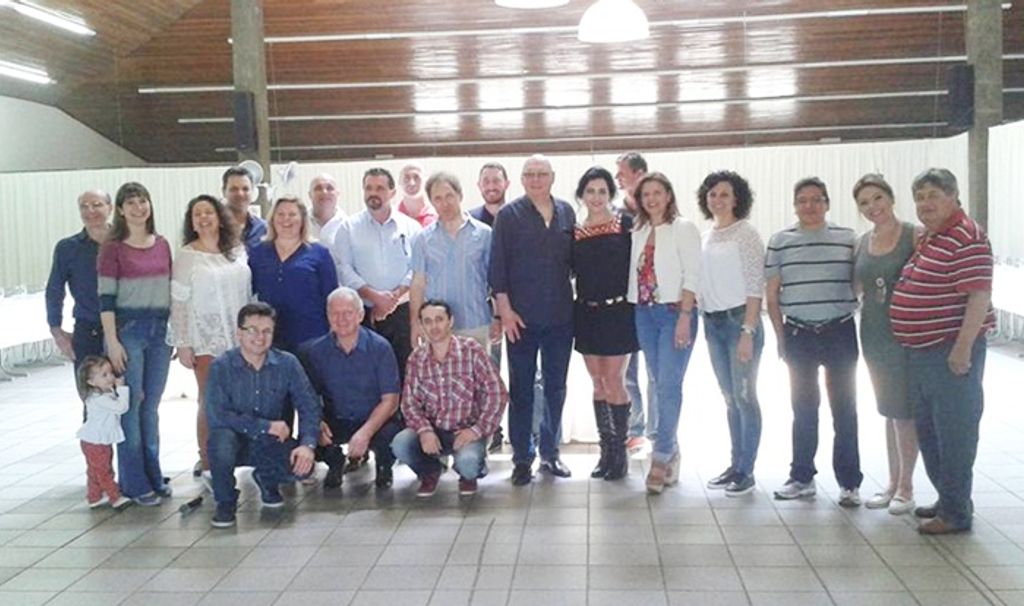 Diplomados do curso de Administração da Unoesc se reúnem para comemorar 20 anos de formatura