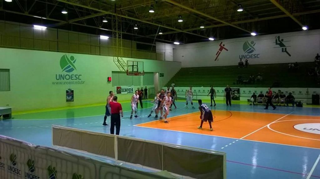 Ablujhe estreia com derrota no triangular final do campeonato de basquete