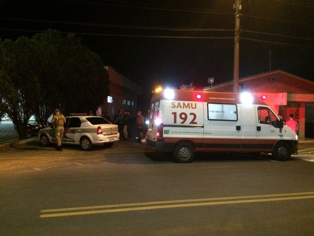 Motociclista colide contra mureta após fugir da polícia em Erval Velho