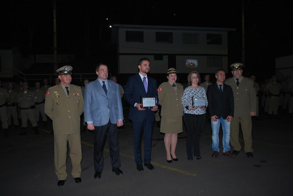 Unoesc recebe homenagem em cerimônia alusiva ao aniversário do 26º BPM em Herval d’Oeste