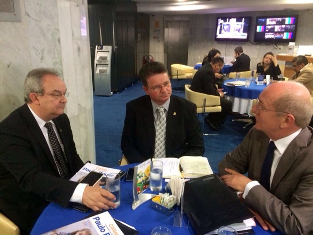 Reitores de universidades comunitárias pressionam governo por recursos do Fies
