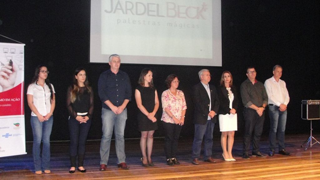 Palestra Motivacional “Empreendedorismo em Ação” lota teatro em Joaçaba