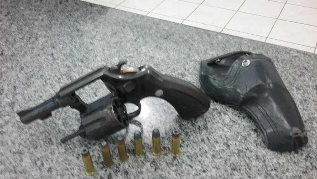Homem é preso por porte ilegal de arma de Fogo
