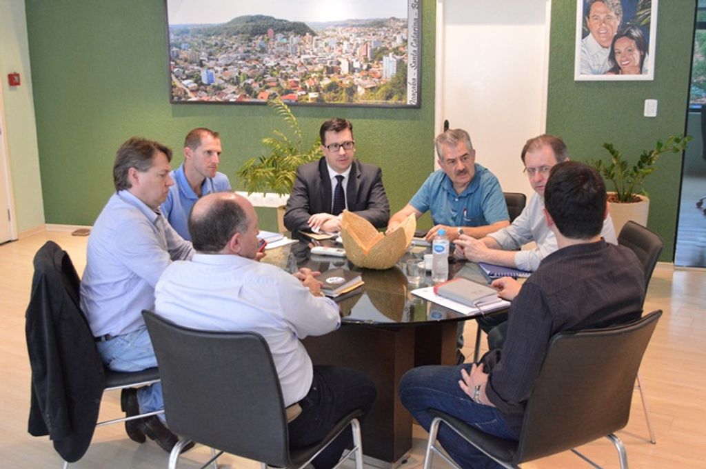 Prefeito Rafael Laske recebe equipe de transição