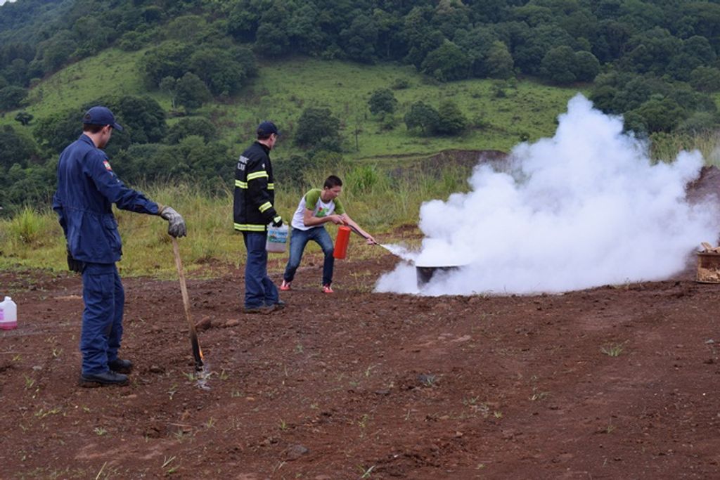IFC realiza terceiro simulado de combate a incêndio