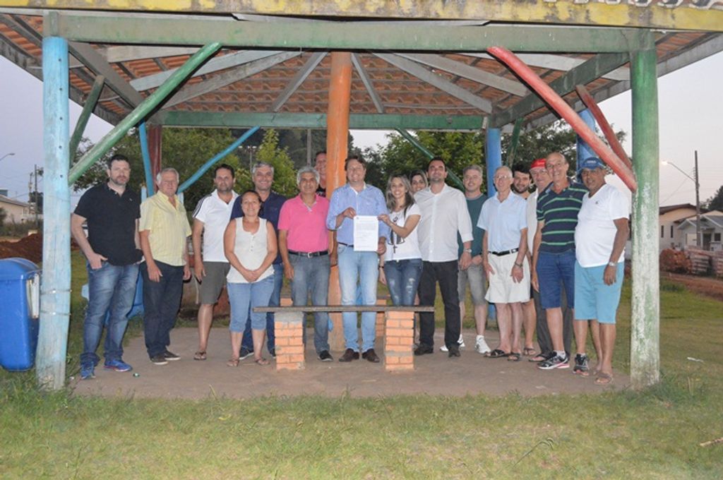 Ordem de serviço de mais três ruas é entregue no bairro Jardim Alvorada