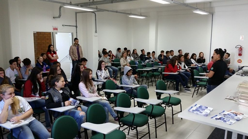 Estudantes de Catanduvas visitam o IFC Luzerna