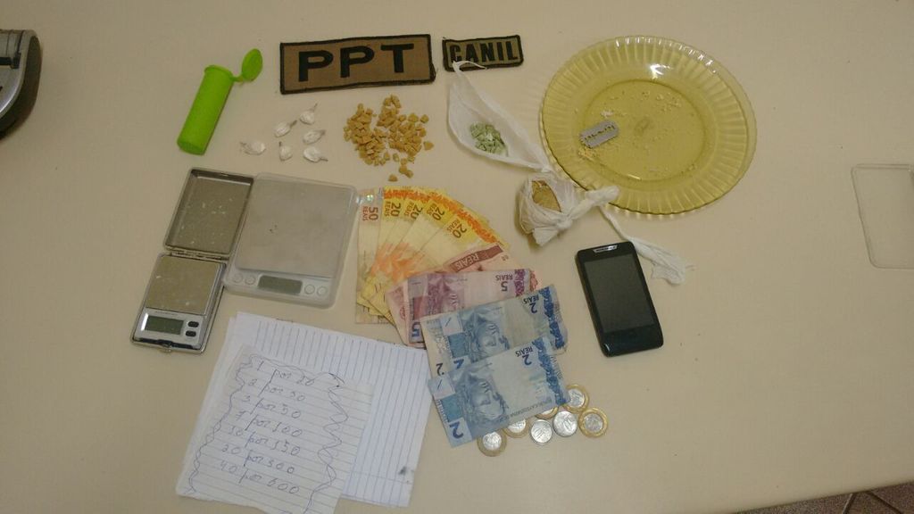 Operação da PM apreende crack e cocaína em Herval