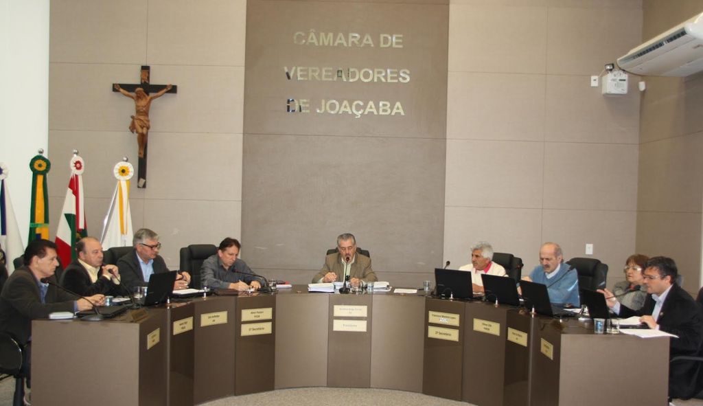 Vereadores de Joaçaba aprovam devolução antecipada de 300 mil ao Executivo
