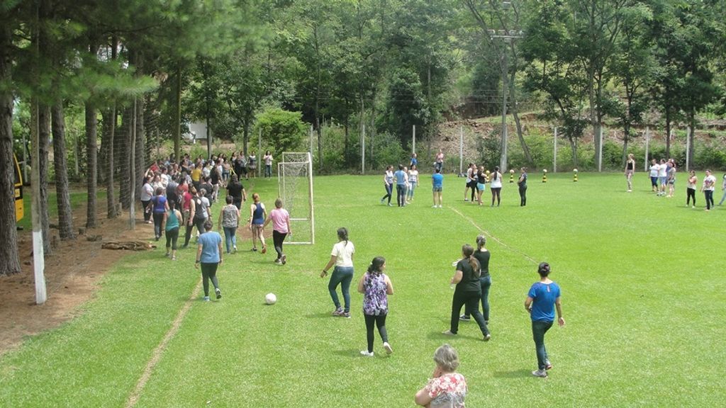 Tarde de brincadeiras marcou confraternização entre as merendeiras dos municípios da Ammoc