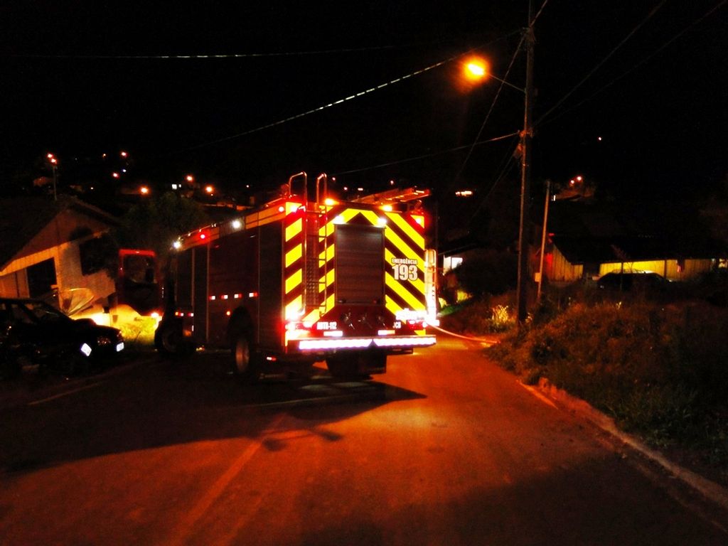 Incêndio atinge moradia em bairro de Joaçaba