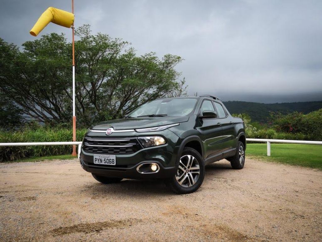 Carboni Fiat recebe o novo Toro Tigershark 2.4 Flex