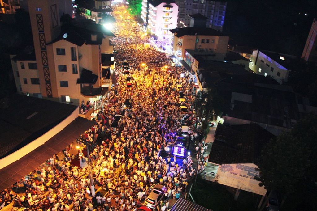 Réveillon de Piratuba terá queima de fogos e shows ao ar livre