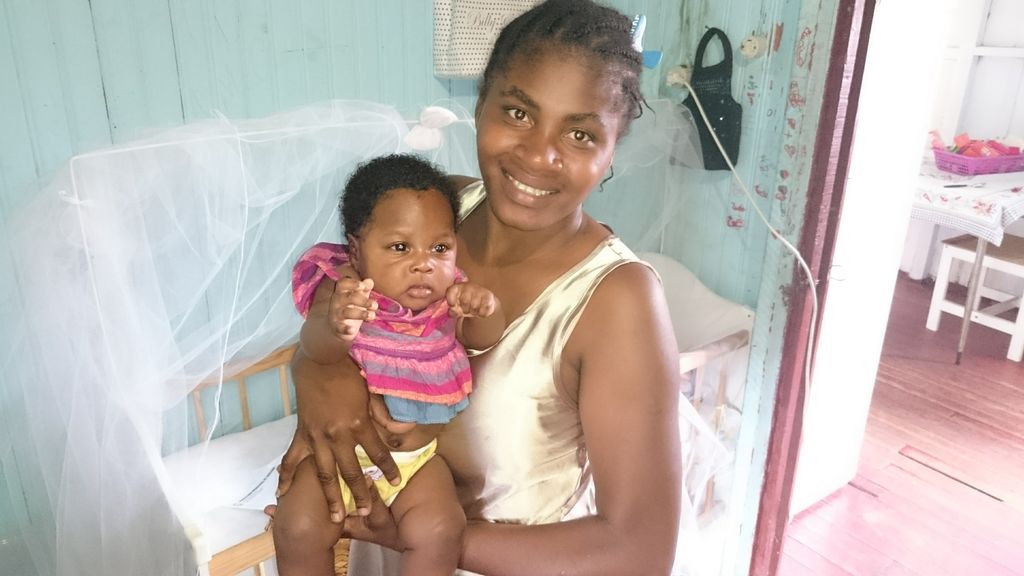 A fome e o preconceito batem a porta dos haitianos que moram em Joaçaba