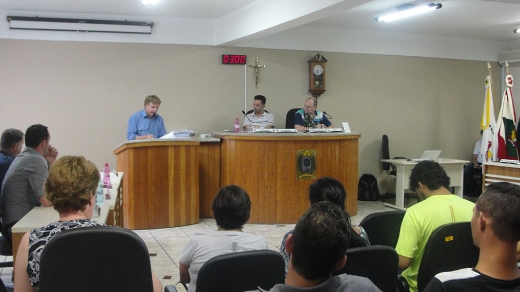 Contas de 2013 do prefeito Nelson Guindani irão a nova votação no dia 15 de dezembro