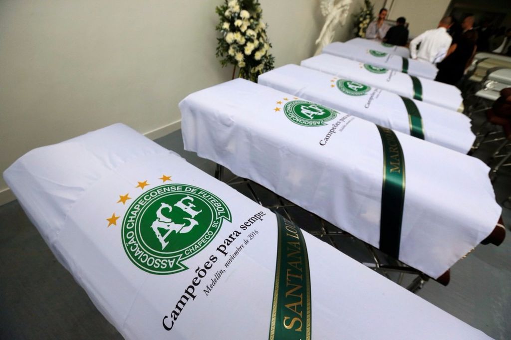 Corpos das vítimas envolvidas na queda do avião da Chapecoense devem ser liberados nesta sexta-feira