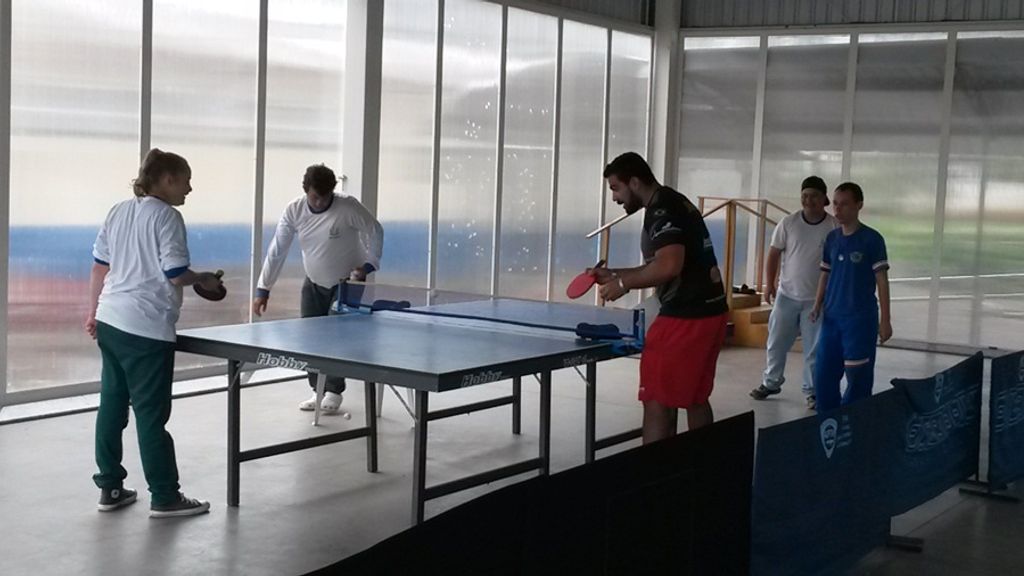 Pró Tênis de Mesa e APAE de Joaçaba firmam parceria para treinamento esportivo