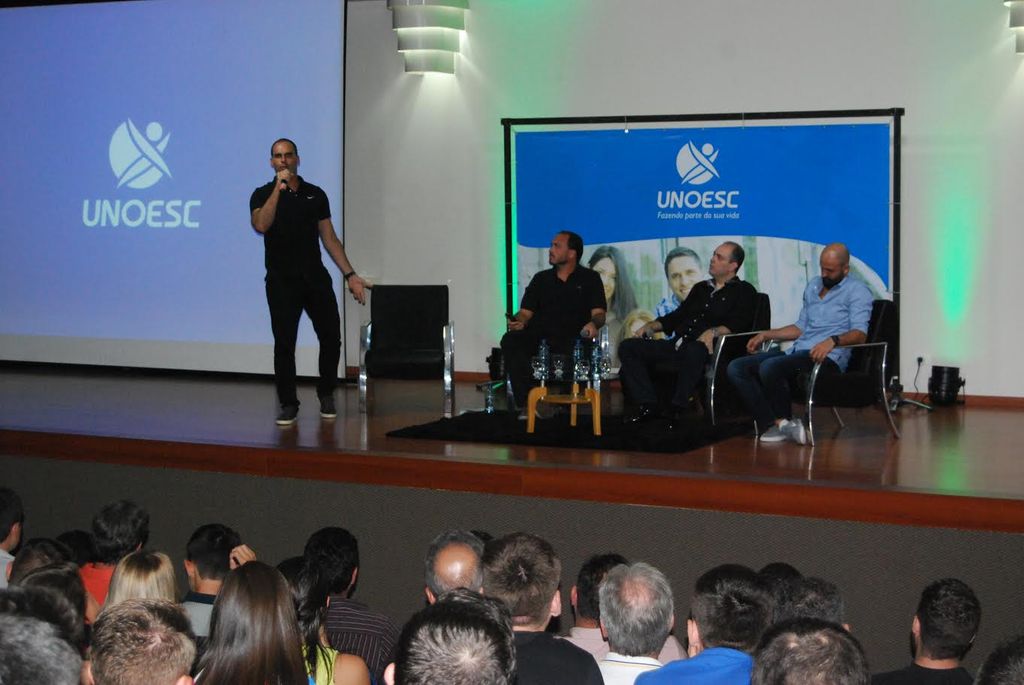 Especialistas debateram em Joaçaba o direito do cidadão portar armas de fogo
