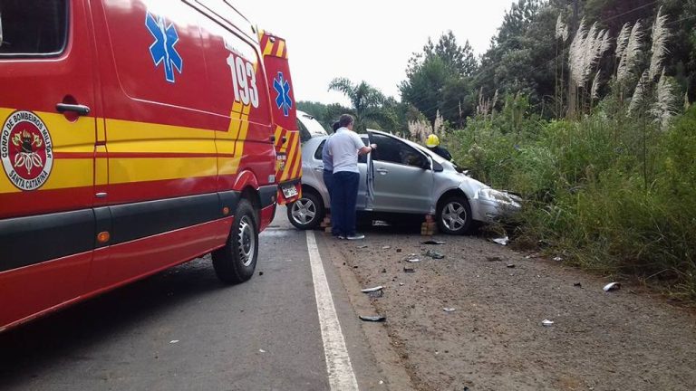 Acidente deixa vítima presa as ferragens na rodovia entre Catanduvas e Jaborá