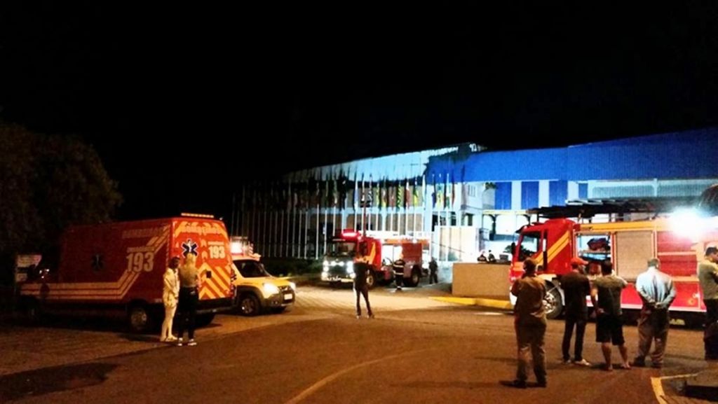 Incêndio atinge a Baterias Pioneiro de Treze Tílias