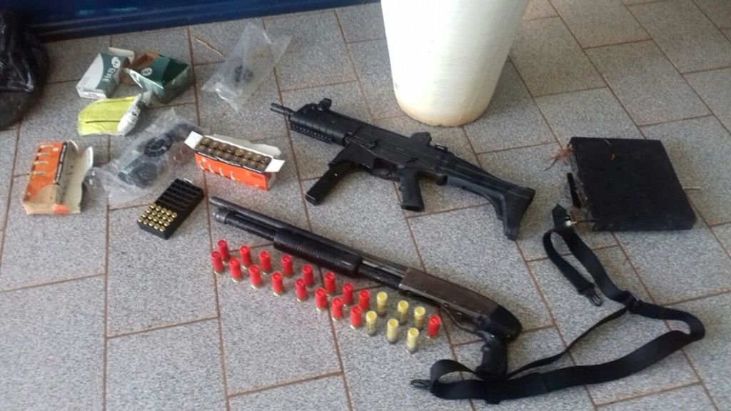 Polícia recupera armas furtadas do destacamento da PM de Vargem Bonita