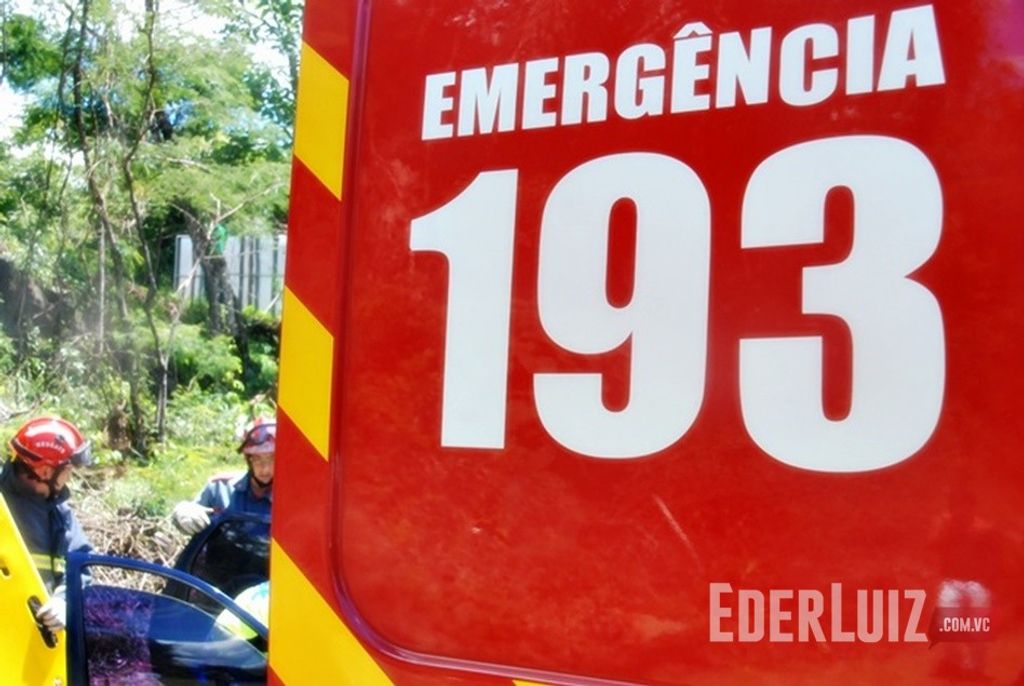 Veículo de Herval com 5 ocupantes se envolve em acidente com caminhão na BR-282