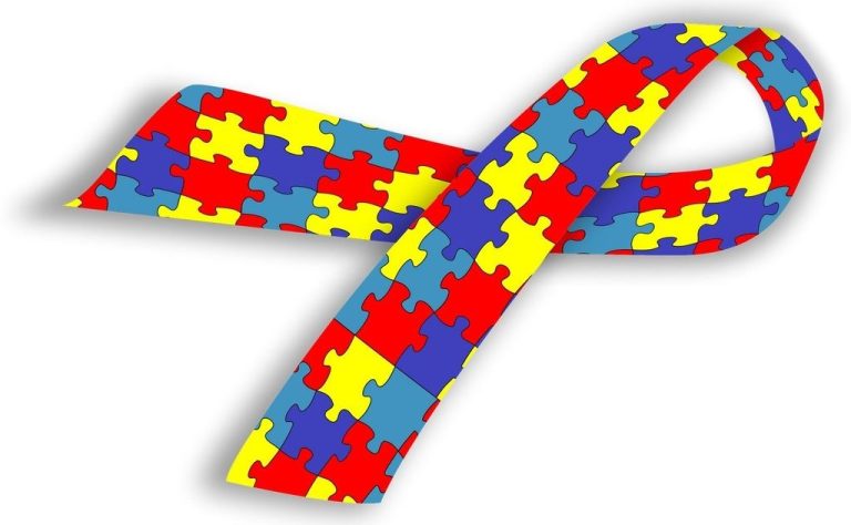 Campos Novos tem lei pioneira para a colocação do símbolo do autismo em placas de atendimento prioritário