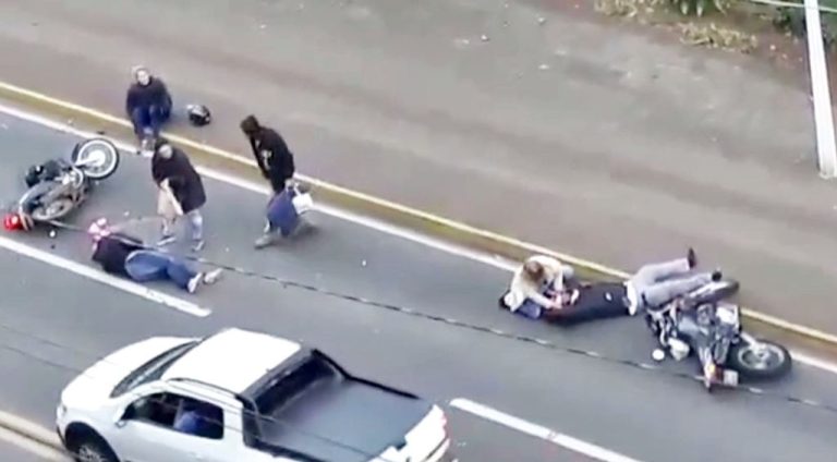 Acidente de trânsito atípico envolveu três motocicletas em Joaçaba