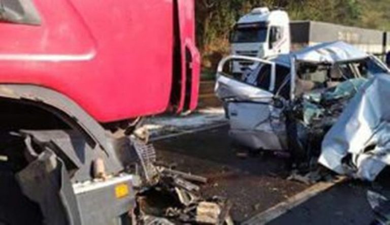 Acidente na BR 153 na divisa entre SC e Paraná deixa duas mortes