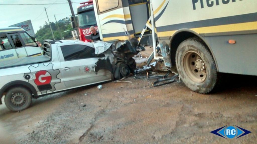 Colisão envolve carro e ônibus em Capinzal