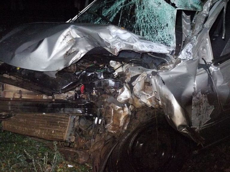 Motorista gravemente ferido em acidente envolvendo carro e caminhão em Videira