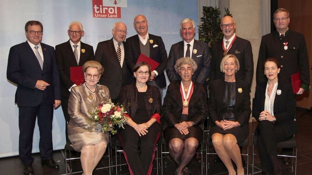 Joaçabense Ana Pichler é condecorada na Áustria