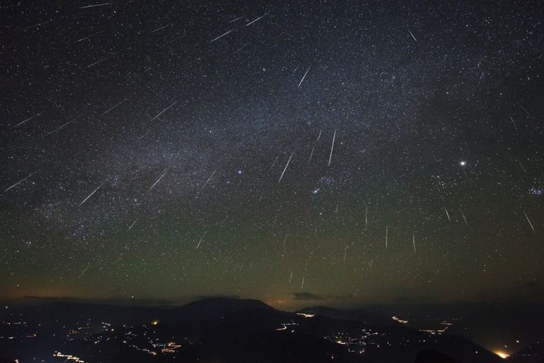 Chuva de meteoros da constelação de Gêmeos será vista no Brasil na noite desta quarta-feira