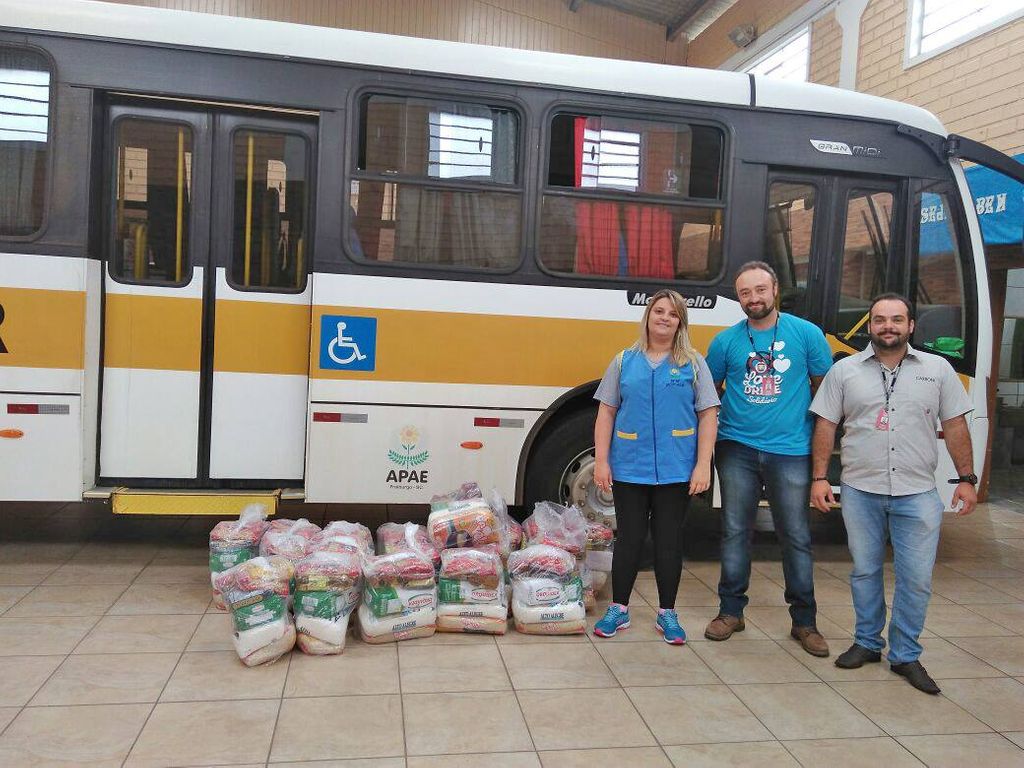 Love Drive Solidário da Carboni entregou alimentos a várias entidades da região