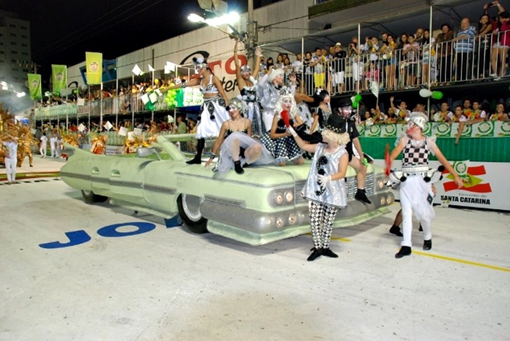 Ingressos a venda para os Desfiles das Escolas de Samba de Joaçaba e Herval