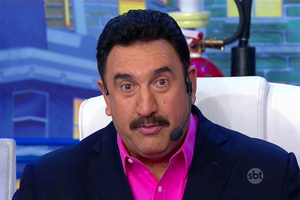 Ratinho reclama de novelas da Globo: ‘tem muito viado’