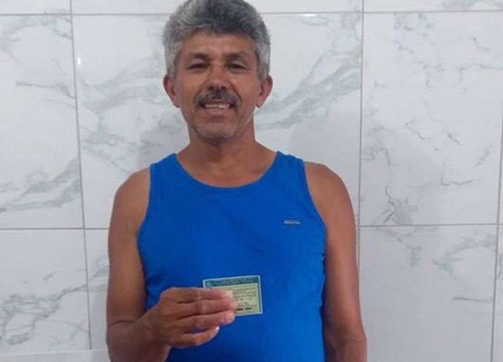 Após 13 reprovações, feirante tira CNH e diz: ‘Nunca pensei em desistir’