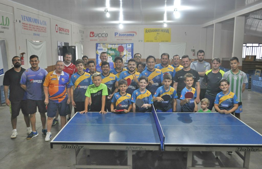 Pró Tênis de Mesa de Joaçaba mantém treinamentos nas férias escolares