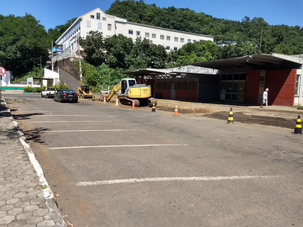 Obras da rotatória da antiga rodoviária iniciaram nesta quarta-feira