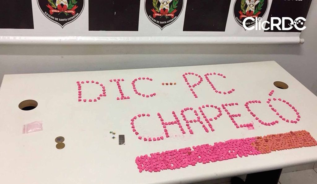 DIC realiza maior apreensão de drogas sintéticas em festa eletrônica em Chapecó