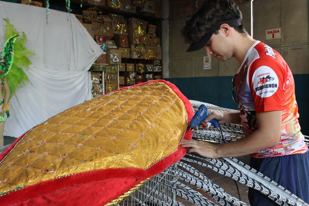 Acadêmicos: o Exército da Paz é o enredo da Acadêmicos do Grande Vale