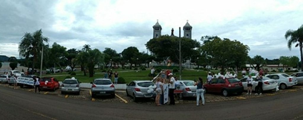 Mais de 100 pessoas participam de manifestação em prol dos direitos dos animais em Jaborá